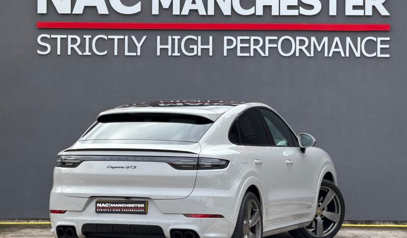 
								Porsche Cayenne 4.0 GTS full									