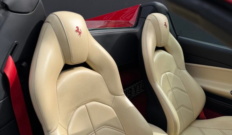 
								Ferrari 488 3.9 V8 Spider full									