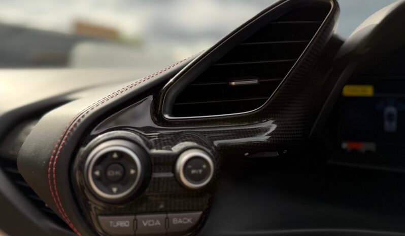
								Ferrari 488 3.9 V8 Spider full									